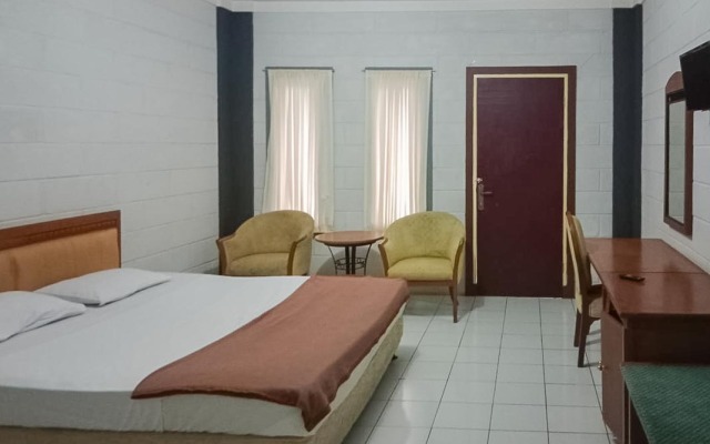 Kampung Resort Pertiwi RedPartner