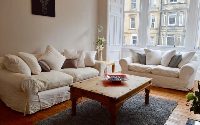 Central 2 Bedroom Flat