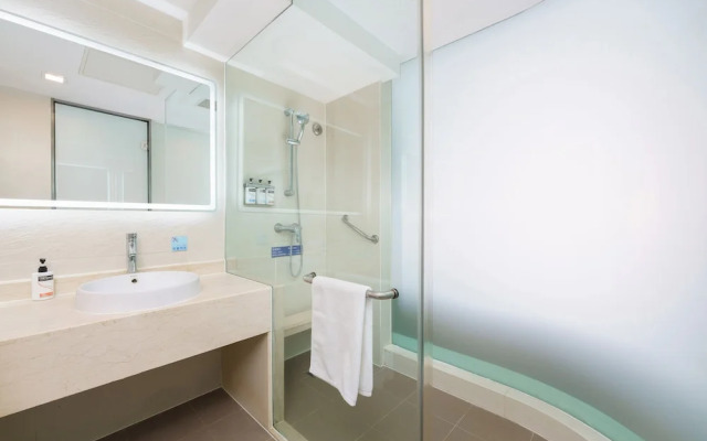 Holiday Inn Express Dalian City Centre, an IHG Hotel