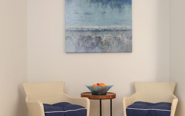 The Sea Breeze Inn