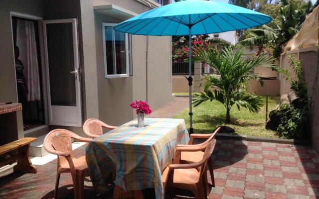 House With 3 Bedrooms in Flic en Flac, With Enclosed Garden and Wifi -
