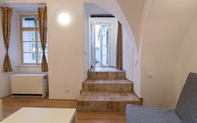 Charles Bridge Economic Hostel