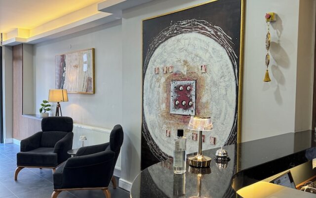 Smile Suite Hotel