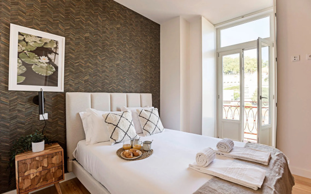 Superb Flat w/ Balcony and AC by LovelyStay