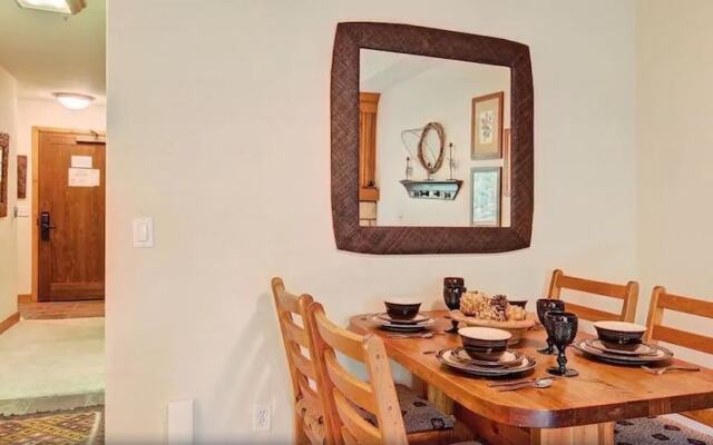 Tyra Riverbend 111 Condo by RedAwning