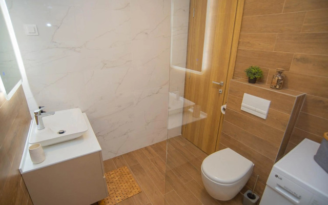 Stylish Two Bedroom Apartment at Ljubovic-Hill Park