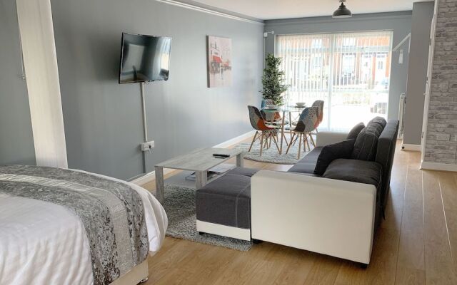 Toothbrush Apartments - Studio Apartment