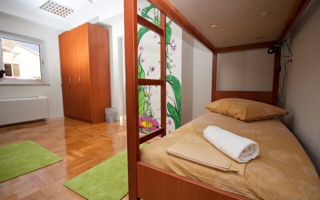 Cocoon Hostel