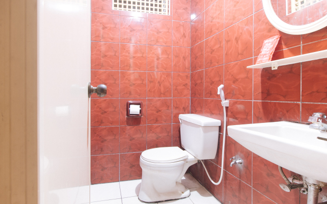 RedDoorz near East Avenue Medical Center