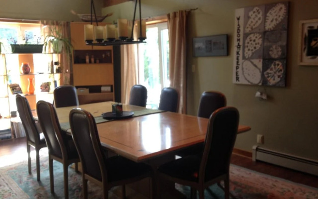 Thirteen Moons - Women's Wellness Retreat