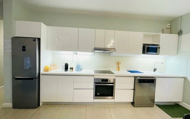 Beautiful Luxury 2-bed Apartment in Pereybere