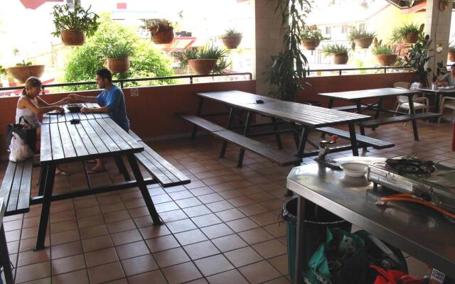 Chilli's Backpackers - Hostel