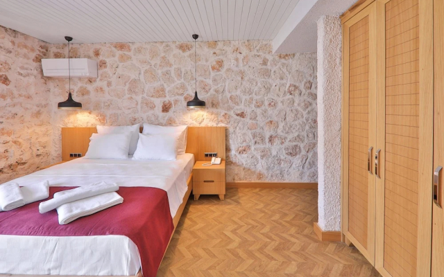 Atalante Hotel