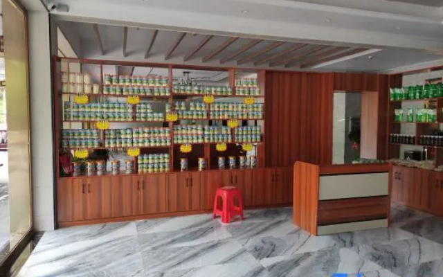 Yifeng Hotel