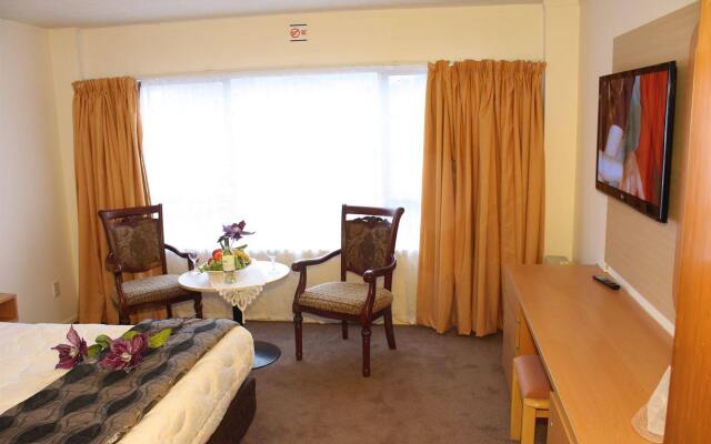 Airport Travel Air Motor Inn