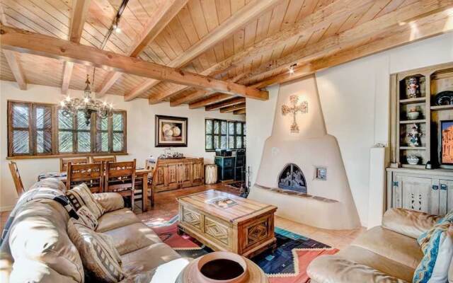 Plaza Splendor - Three Bedroom Home