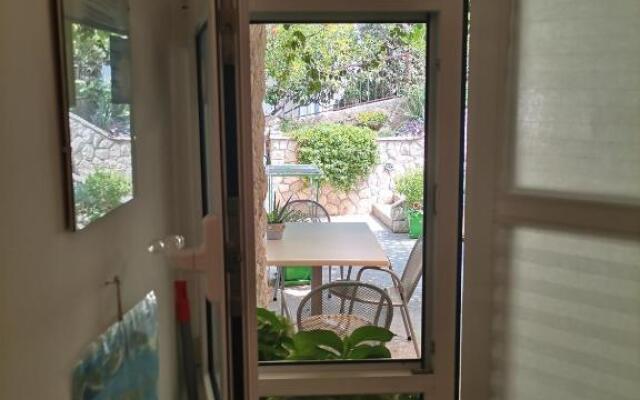 Apartments Green & Orange