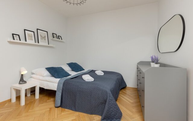 Apartments Old Town Warsaw by Renters