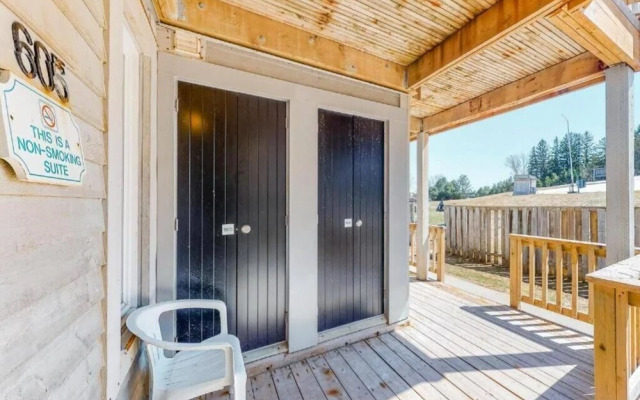 Steps to the Hill 1 Bedroom Wifi Crave TV