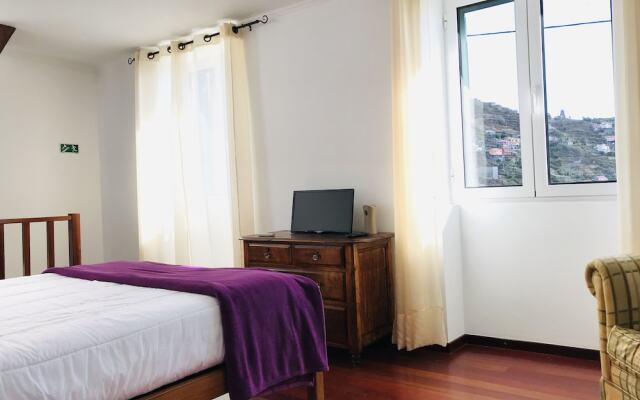 Casa do Lugar da Ribeira by Madeira-AL