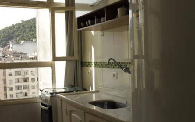 Apartment in Copacabana 50m From the Beach Cavirio Sc201