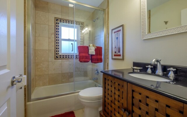 1 Step Closer 2 Bedroom Villa by RedAwning