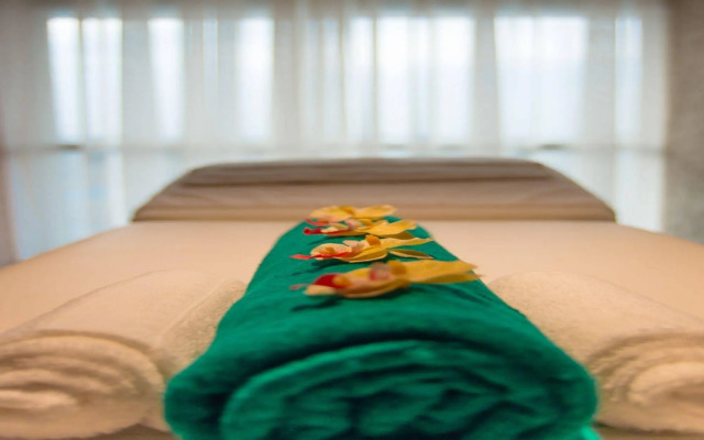 Diamond Plaza Apartments