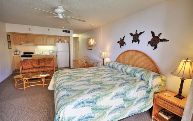 Royal Kahana #319 Studio Bedroom Condo by RedAwning