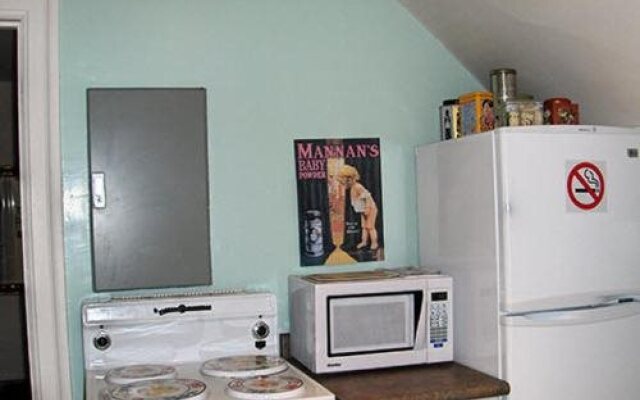 Agincourt Manor B&B Suites