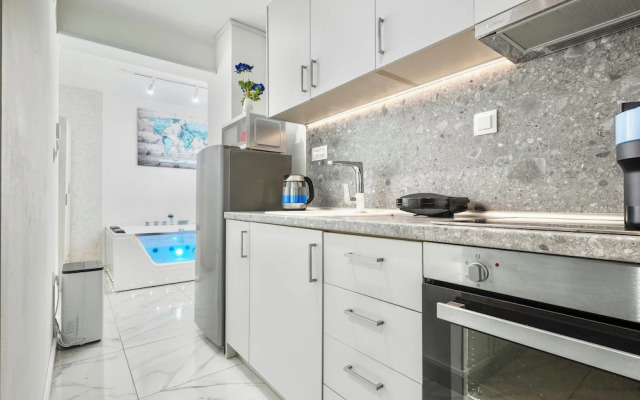 Premium Jacuzzi Suite at the City Center