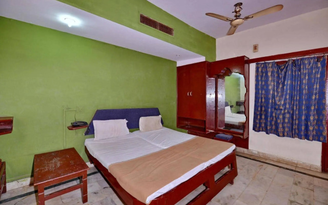 Hotel Aditya Palace