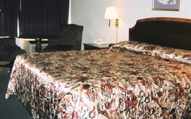 Red Carpet Inn and Suites Scranton