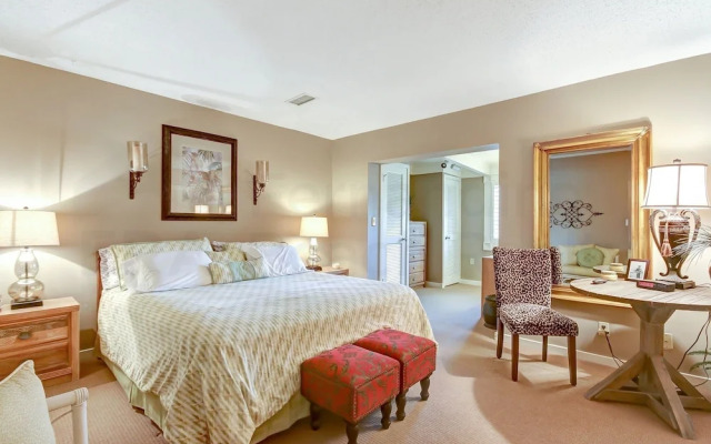 Fairway Oaks Villa Condo includes 2 Bicycles for Rides on Wonderful Bike Trail by RedAwning