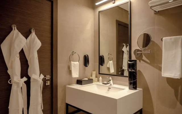 Fraser Suites AL Liwan