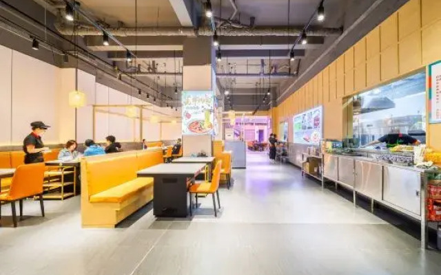 Haikou Muyue Intelligent Hotel (Wuyue Plaza High-speed Railway East Station)
