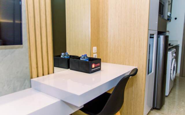 Fancy And Nice Studio Apartment At Gold Coast