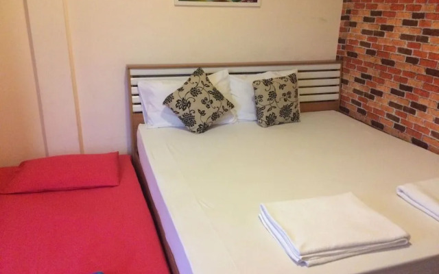 Saeng Tai Amphawa Resort