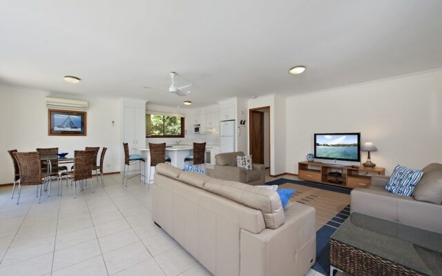 Kurrawa, 13 Kurrawa Close