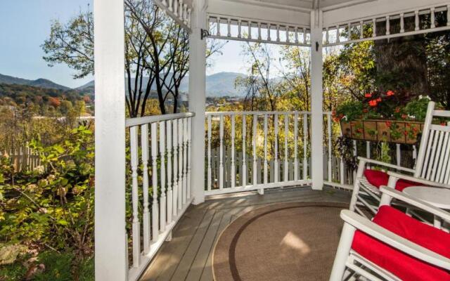 Oak Hill on Love Lane