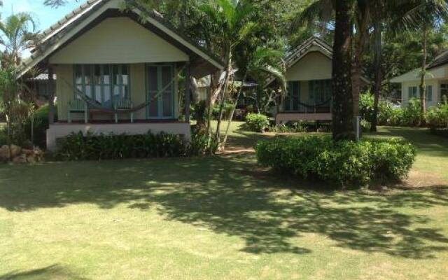 Holiday Beach Resort