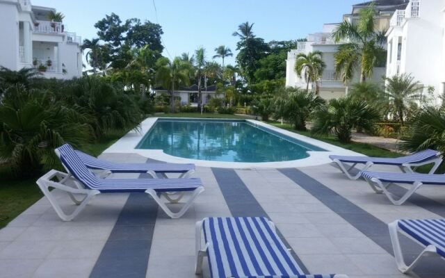 Beachfront Apartment facing Playa Popy