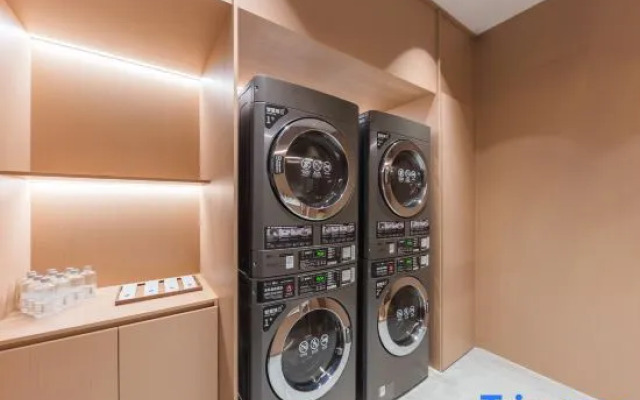 Madison Hotel (Huangcuo Beach Branch)