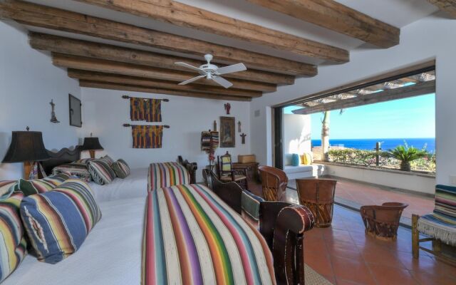 Sophisticated Cliffside Platinum Villa Turquesa 9BR Overlooking the Pacific