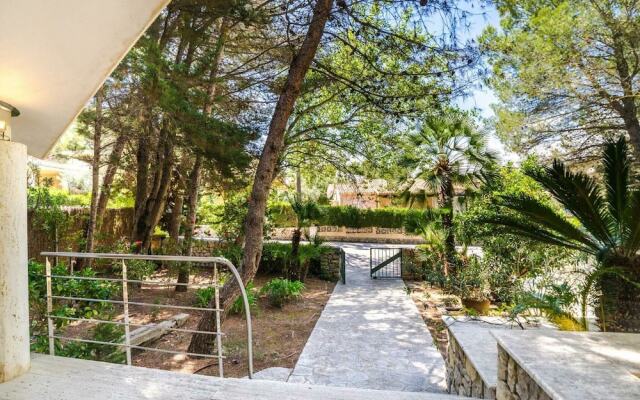 Spectacular Villa With Three Levels Located in Quiet Area