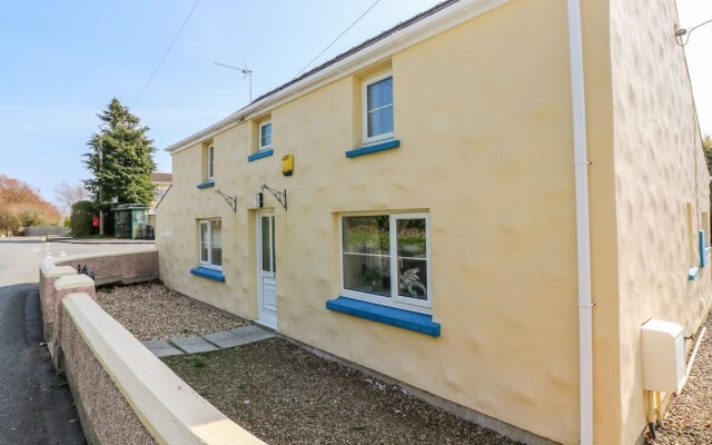Vineyard Vale 8