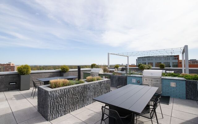 Gorgeous 1Br at Clarendon With Gym