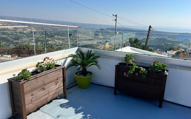 'I Folia' Village house with roof garden and terrace