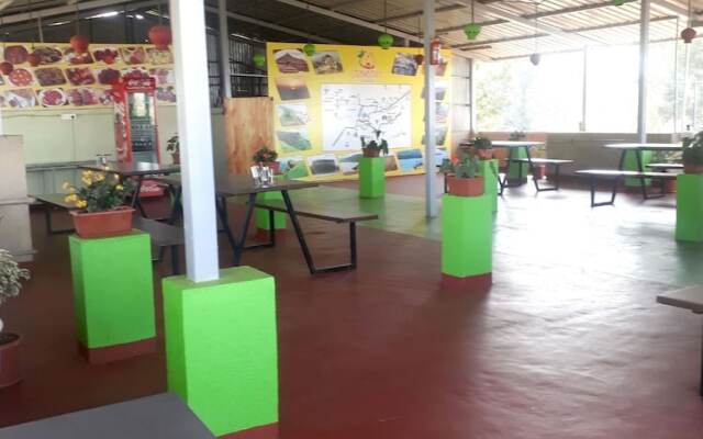 OYO 10236 Strawberry Homes