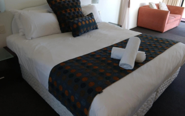 Diamond Island Resort & Penguin viewing – Guest Rooms – Bicheno