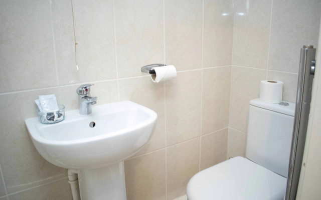Royal Square Hotel - BHX & NEC